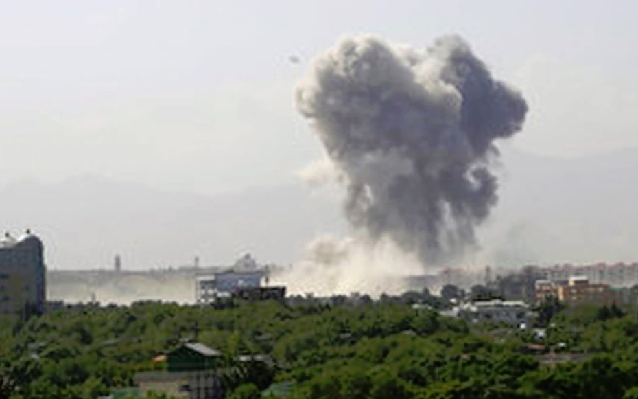 Đánh bom nhằm vào đoàn xe chở phó Tổng thống Afghanistan, ít nhất 10 người chết